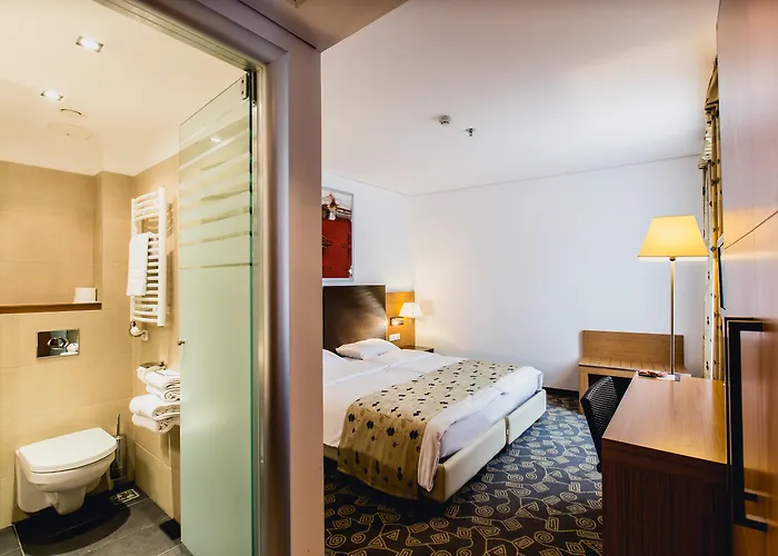 布达佩斯博物馆酒店 酒店 4*