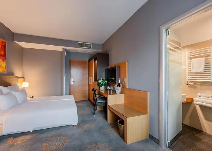 布达佩斯博物馆酒店 4*