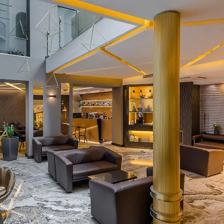 Hotel Museum 4*