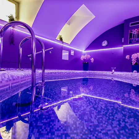 布达佩斯博物馆酒店 酒店 4*