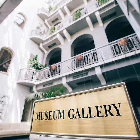 Museum 4*