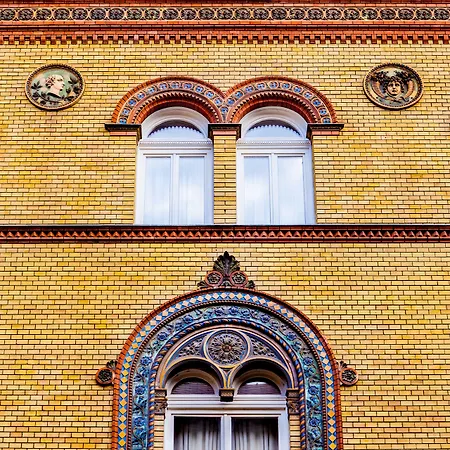 Museum 4*