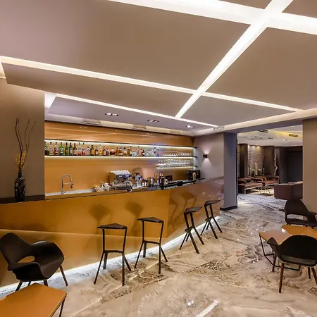 Hotel Museum 4*